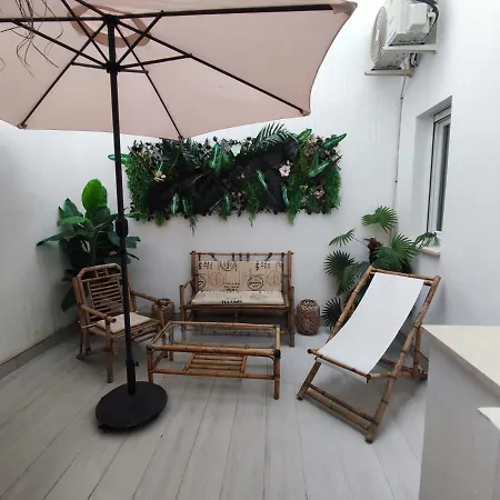 Apartment Oasis Con Patio Y Encanto En Centro