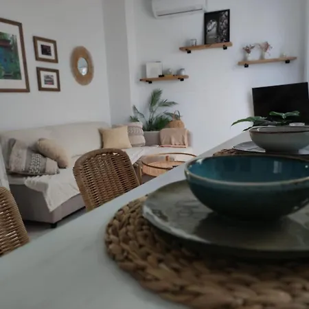 Oasis Con Patio Y Encanto En Centro Apartment